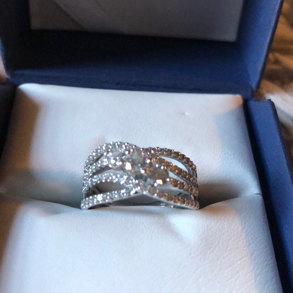 1 carat 14 kt white gold diamond ring